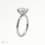 Oval classic solitaire engagement ring in Platinum 