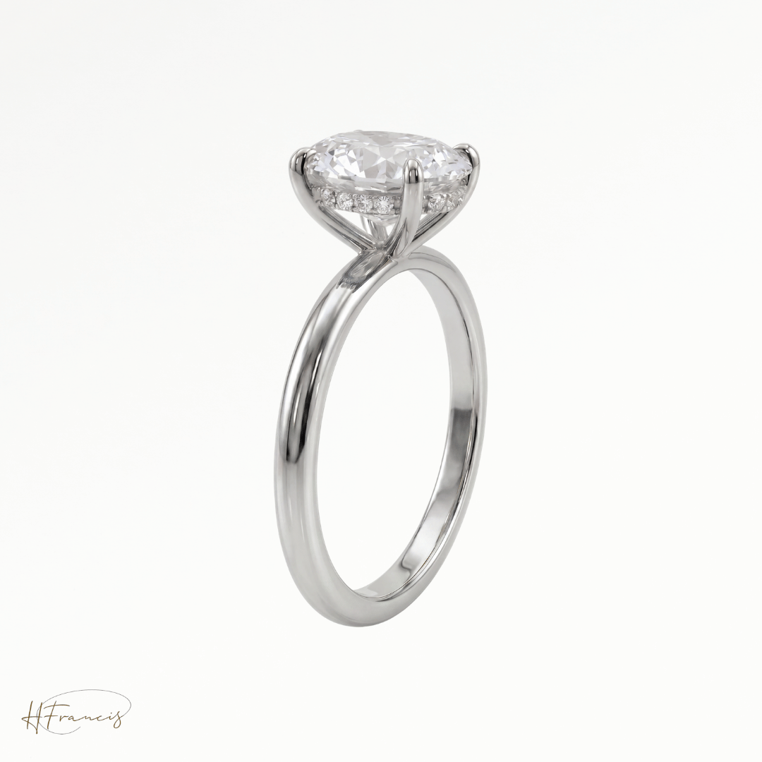 Oval classic solitaire engagement ring in Platinum 